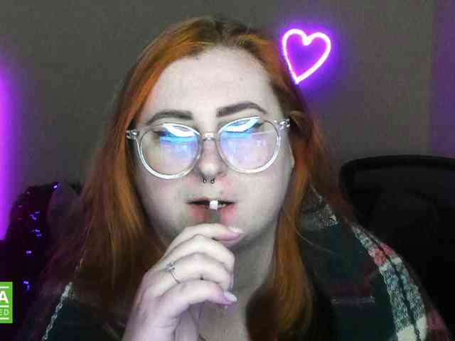 Aliciaredluv Live Webcam on BongaCams