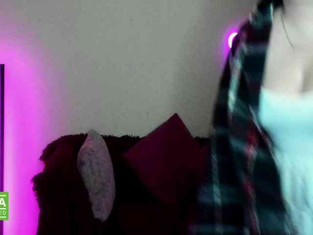 Aliciaredluv webcam