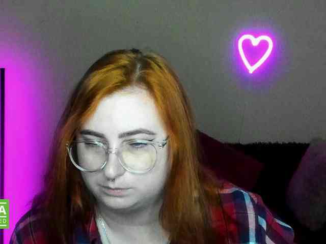 Aliciaredluv webcam