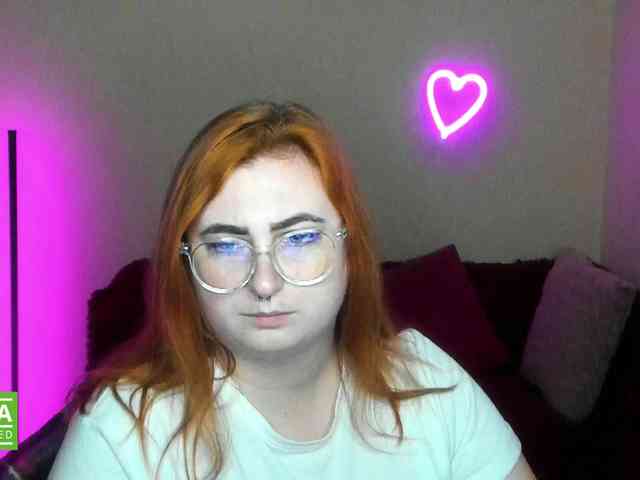 Aliciaredluv webcam