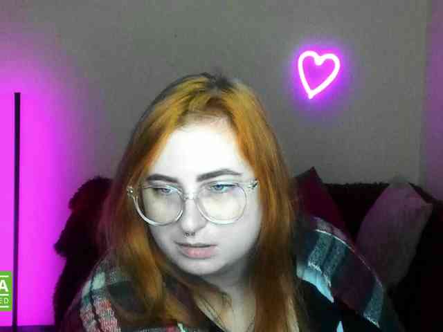 Aliciaredluv webcam