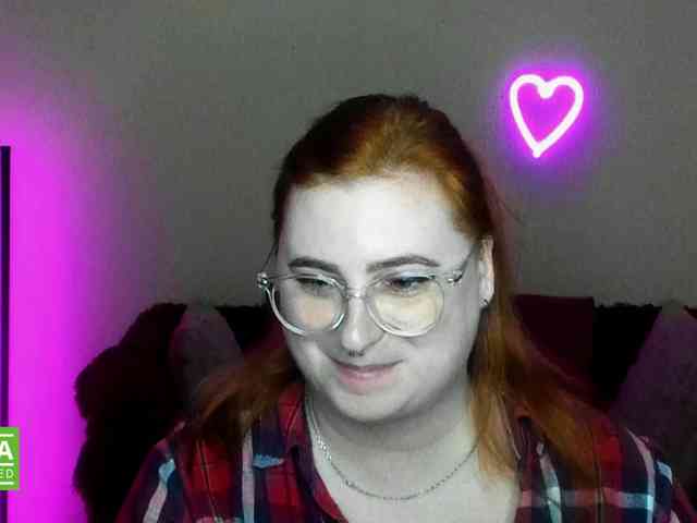 Aliciaredluv webcam