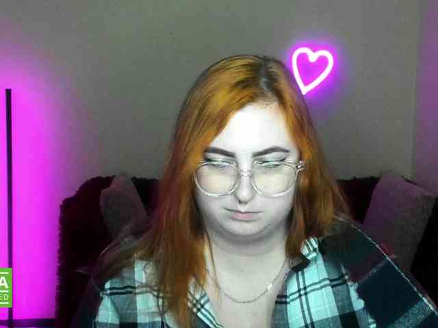 Aliciaredluv webcam