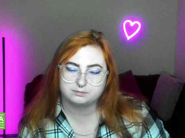 Aliciaredluv webcam