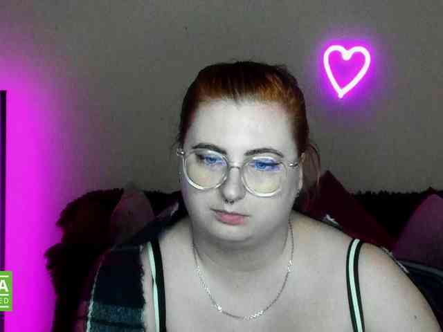 Aliciaredluv webcam