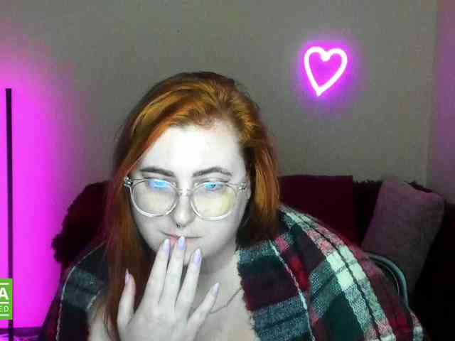 Aliciaredluv webcam