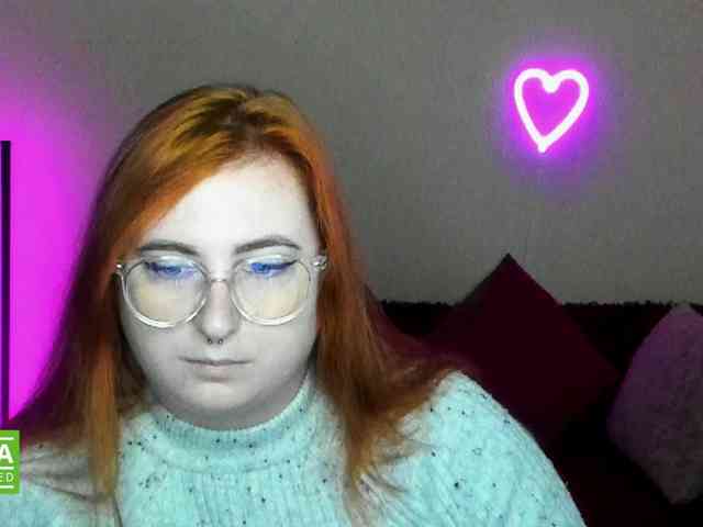 Aliciaredluv webcam