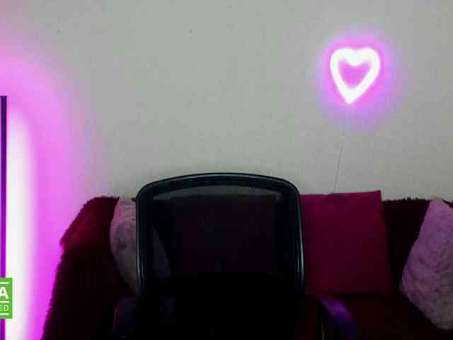 Aliciaredluv webcam
