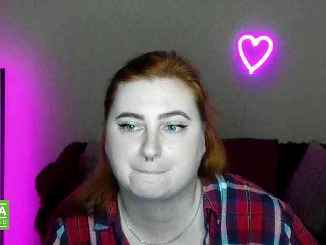 Aliciaredluv webcam