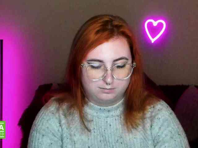 Aliciaredluv webcam