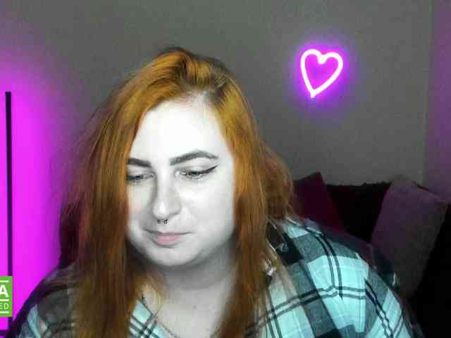 Aliciaredluv webcam