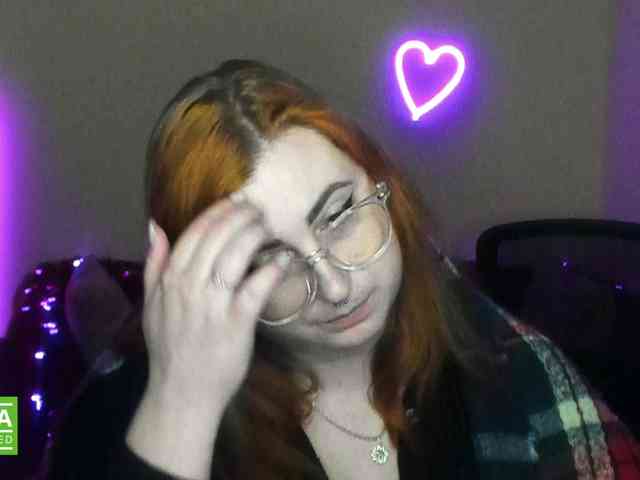 Aliciaredluv Live Webcam on BongaCams