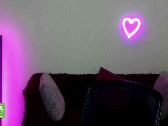 Aliciaredluv webcam