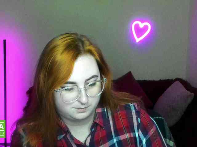 Aliciaredluv webcam
