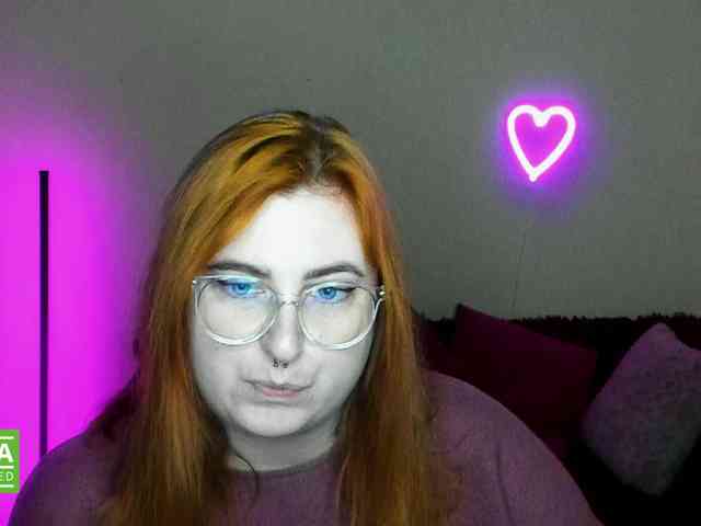 Aliciaredluv webcam