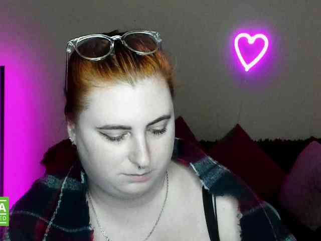 Aliciaredluv webcam