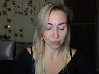 Jullyblondkiss Porn Show