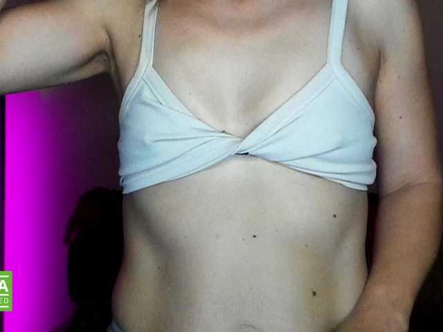 Jullyblondkiss from BongaCams is Freechat