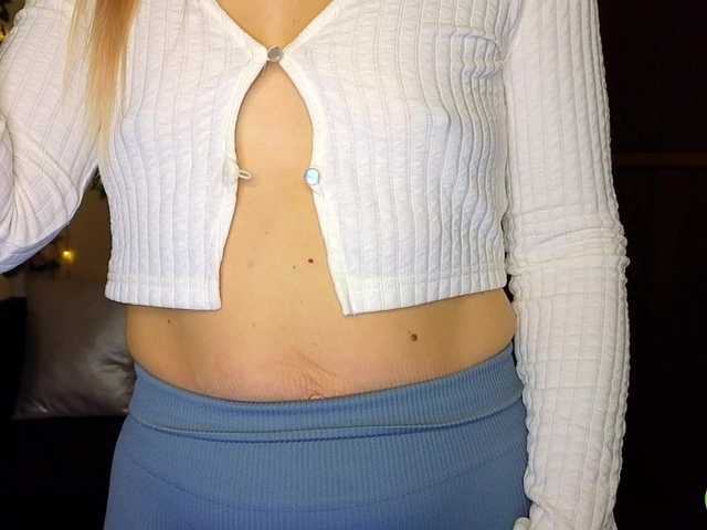 Jullyblondkiss webcam