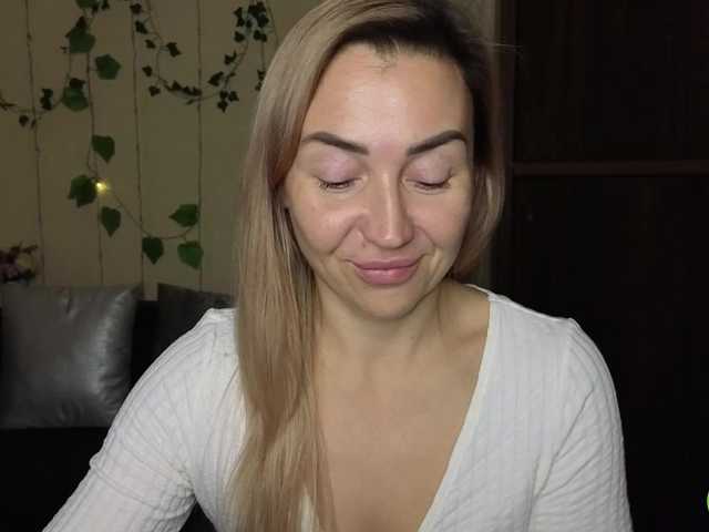 Jullyblondkiss webcam