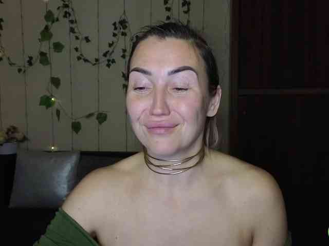 Jullyblondkiss webcam