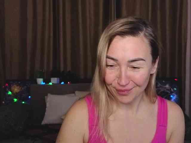 Jullyblondkiss webcam