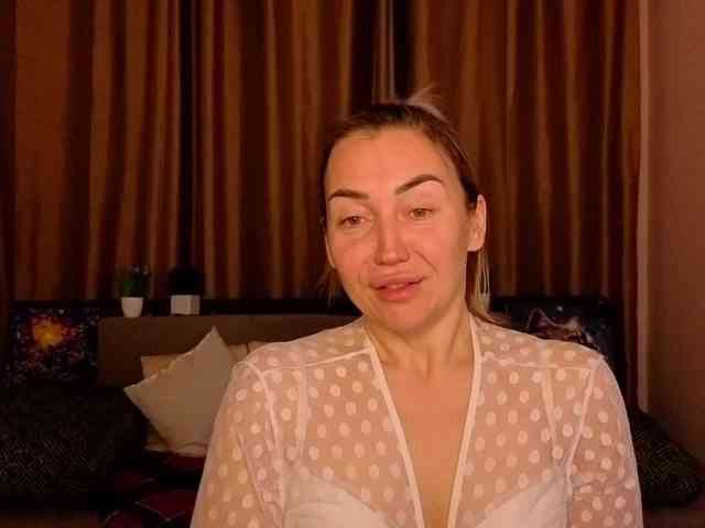 Jullyblondkiss webcam