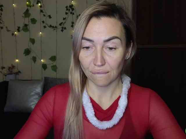 Jullyblondkiss webcam