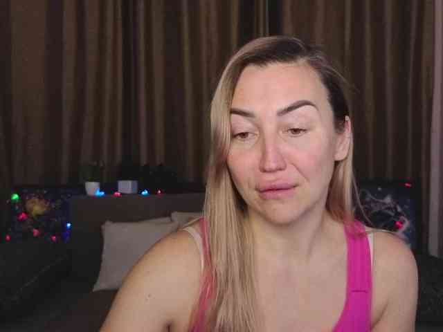 Jullyblondkiss webcam