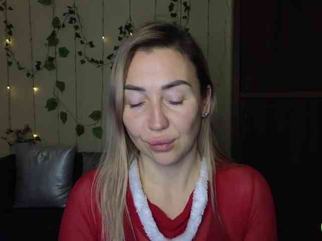 Jullyblondkiss webcam