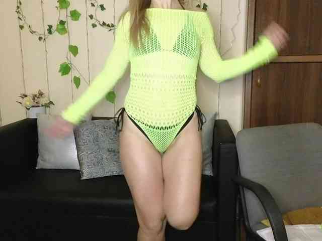 Jullyblondkiss webcam