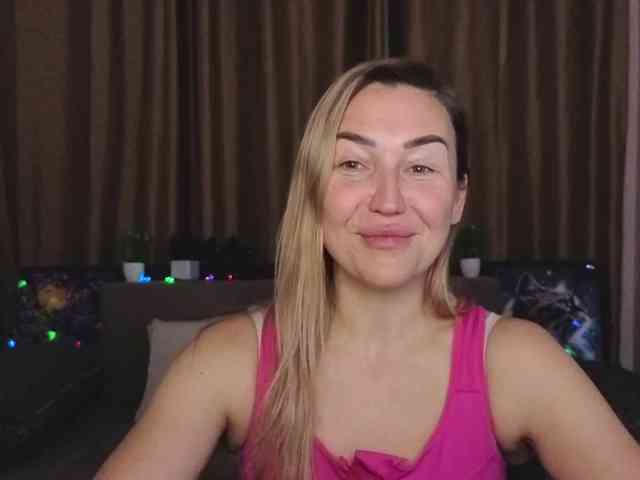 Jullyblondkiss webcam