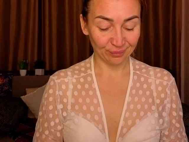 Jullyblondkiss webcam