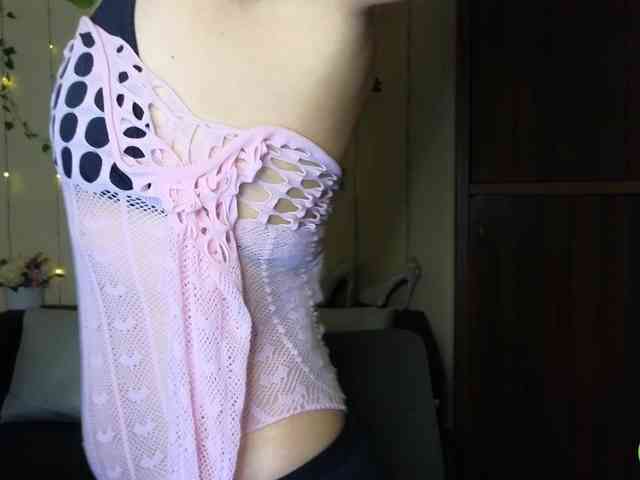 Jullyblondkiss webcam