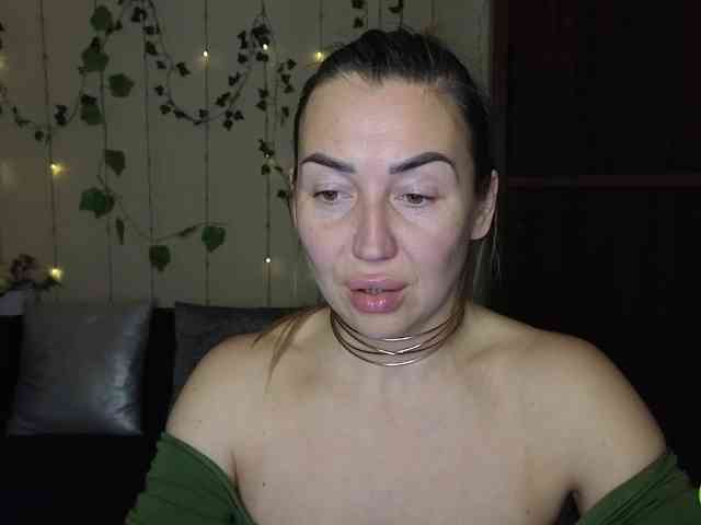 Jullyblondkiss webcam