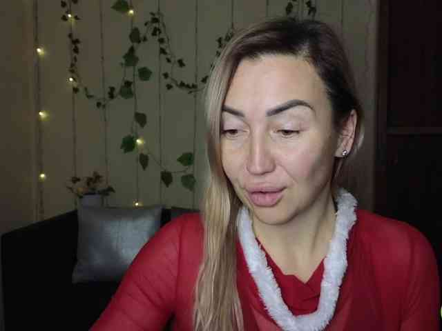 Jullyblondkiss webcam