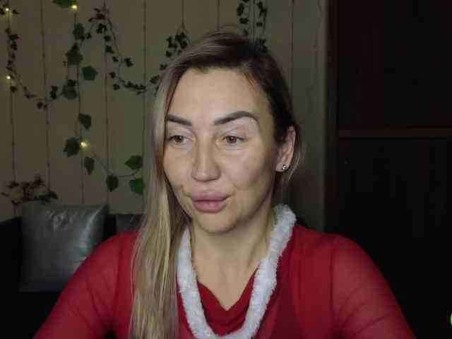 Jullyblondkiss webcam