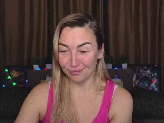 Jullyblondkiss webcam