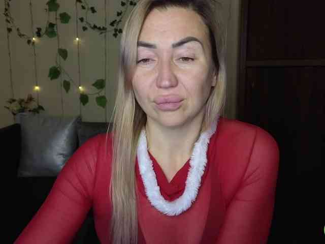 Jullyblondkiss webcam