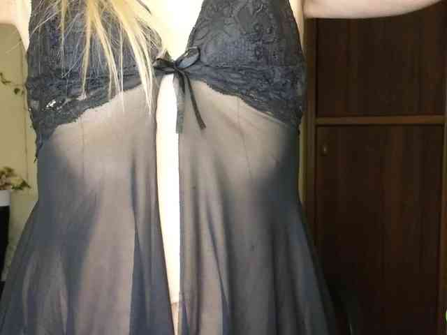 Jullyblondkiss webcam