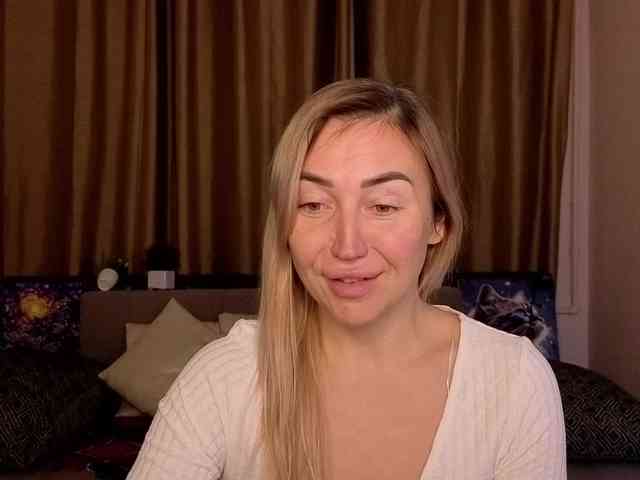 Jullyblondkiss webcam