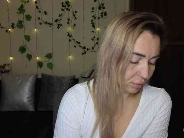 Jullyblondkiss webcam