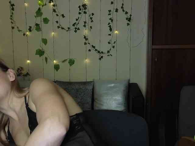 Jullyblondkiss webcam