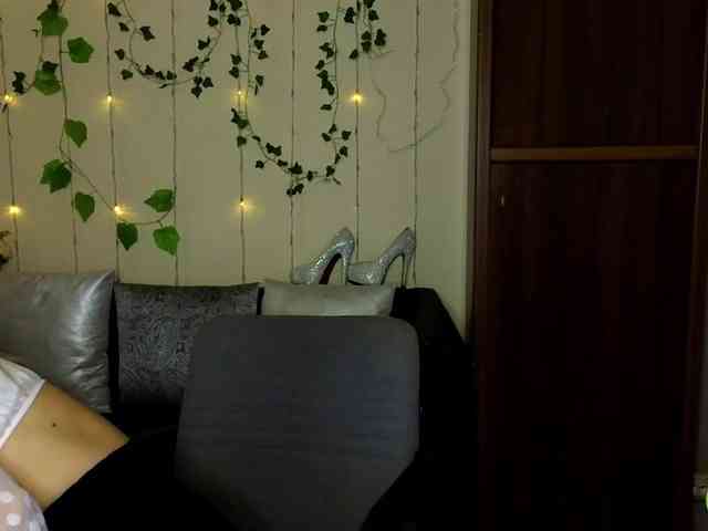 Jullyblondkiss webcam