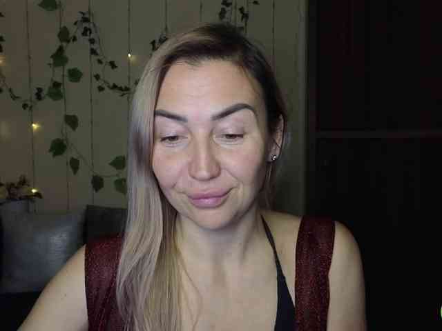 Jullyblondkiss webcam