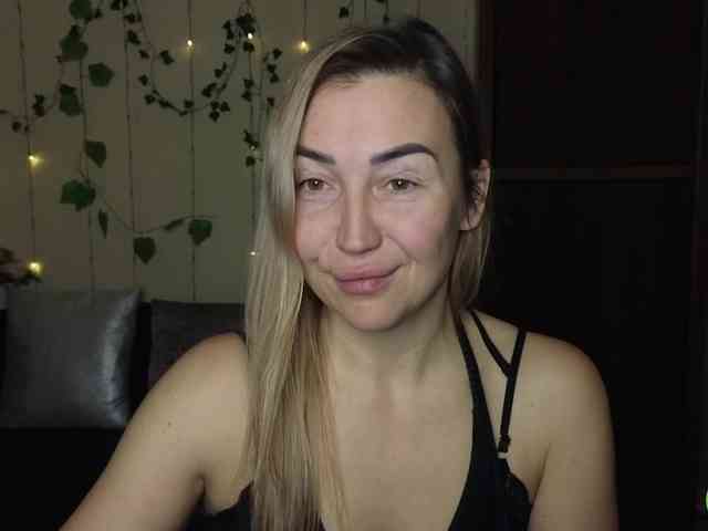 Jullyblondkiss webcam