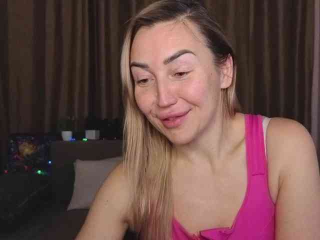 Jullyblondkiss webcam