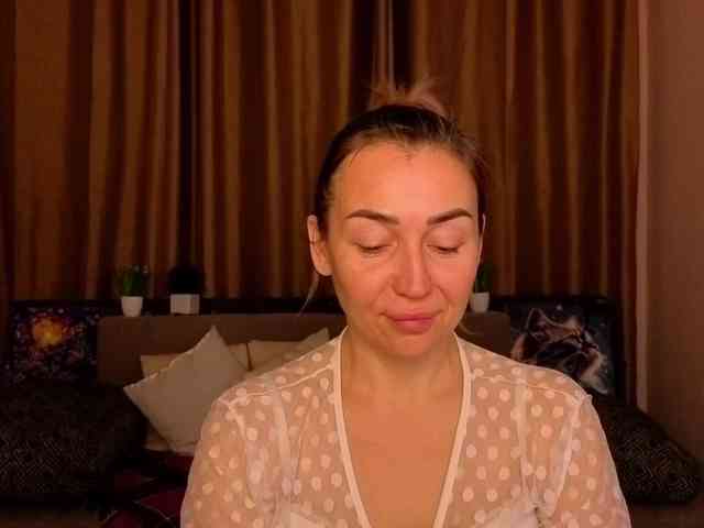 Jullyblondkiss webcam