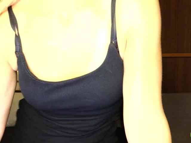 Jullyblondkiss webcam