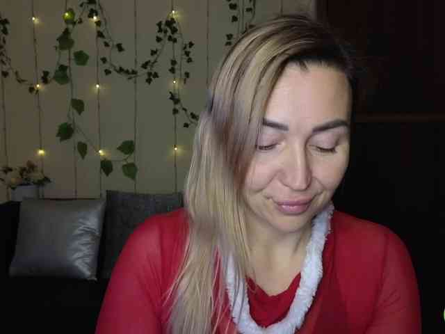 Jullyblondkiss webcam